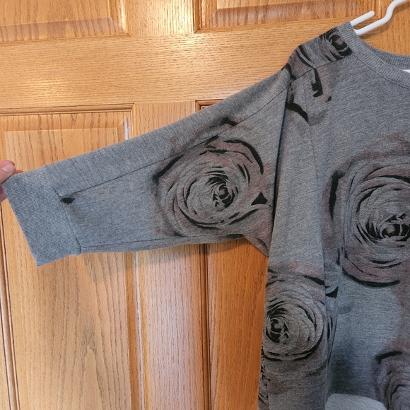 Apt 9 Top - Picture 2 of 8